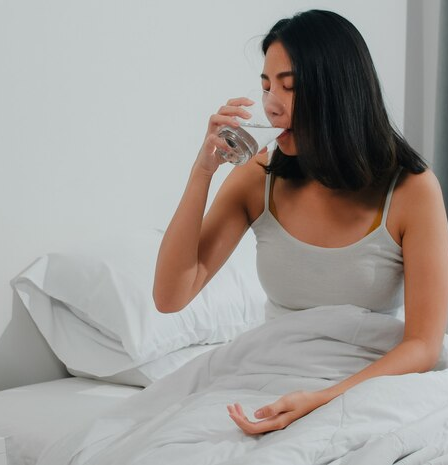 efek samping minum air hangat sebelum tidur